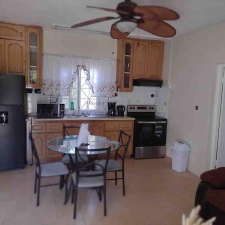 Club Caribbean Apartments Runaway Bay Exterior foto