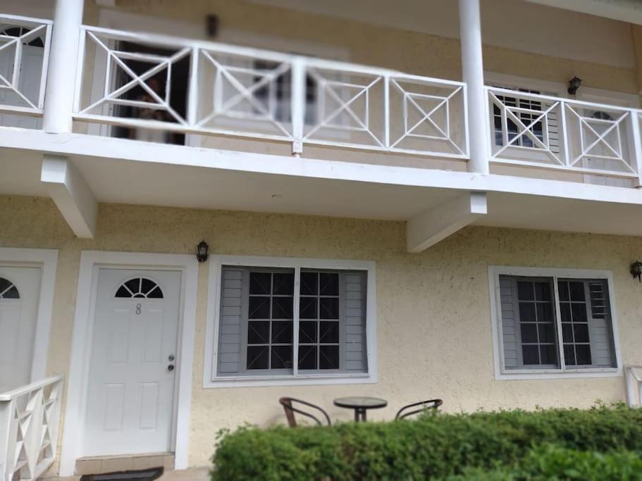 Club Caribbean Apartments Runaway Bay Exterior foto